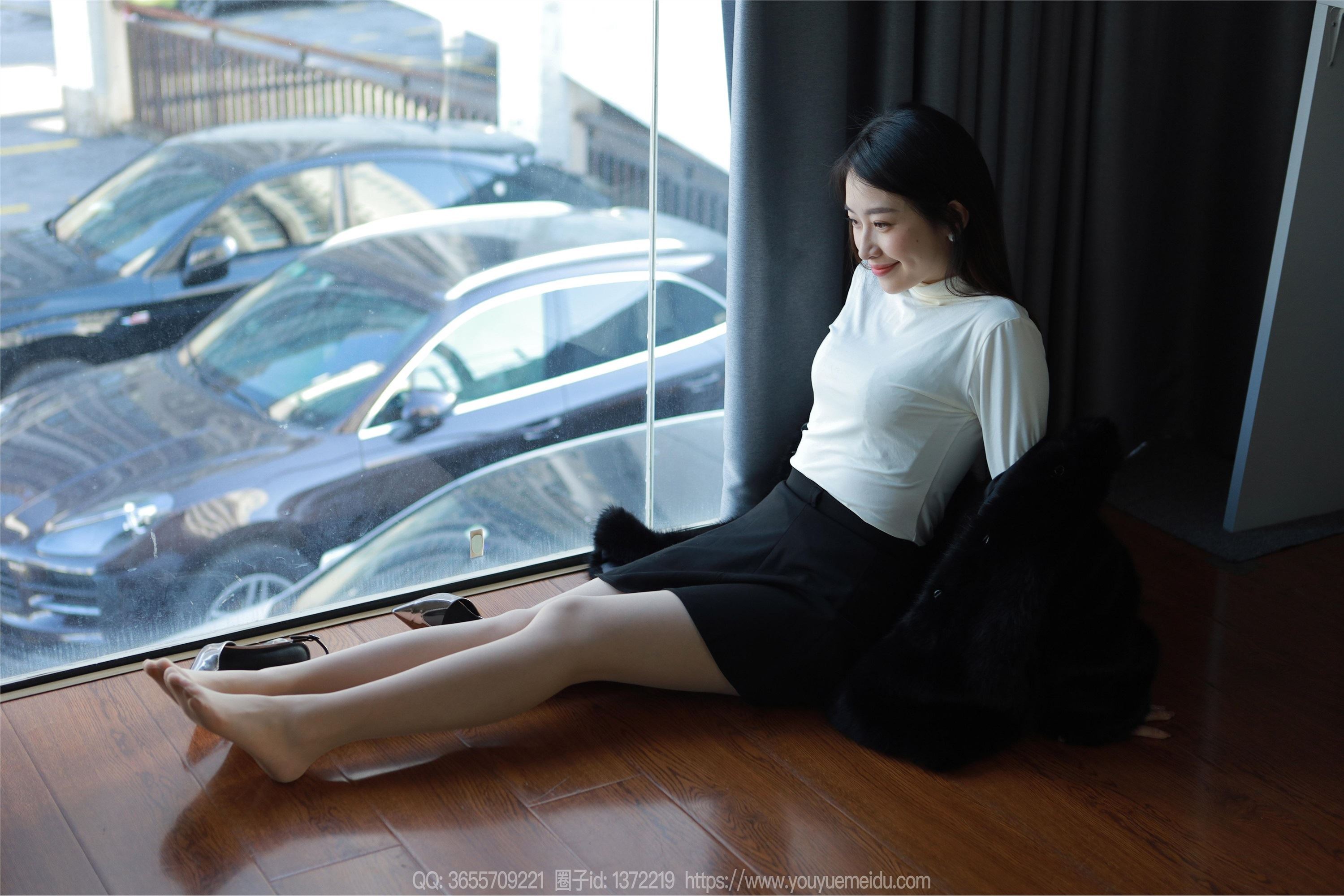 IESS异思趣向  2023.12.05 丝享家 1603 小婕《黑色大衣》